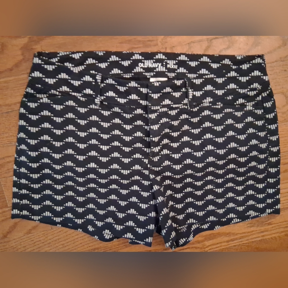 Old Navy Black and White Patterned Shorts